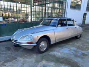 Image 3/36 of Citroën DS 20 (1974)