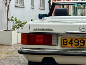 Image 38/50 of Mercedes-Benz 280 SL (1984)
