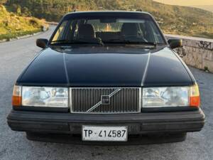 Image 4/8 of Volvo 940 2.0i (1994)