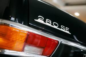 Image 29/32 of Mercedes-Benz 280 SE 3,5 (1971)