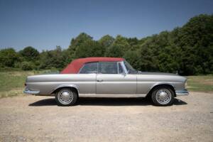 Afbeelding 8/36 van Mercedes-Benz 300 SE (1965)