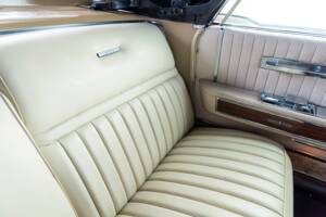 Bild 74/100 von Lincoln Continental Convertible (1965)