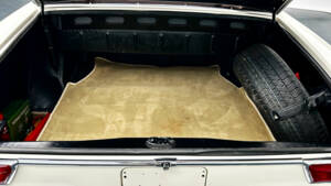 Bild 10/11 von Mercedes-Benz 220 SE b (1963)