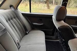 Bild 26/47 von BMW 528i (1986)