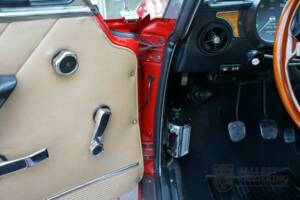 Image 28/50 of Alfa Romeo Giulia GT 1300 Junior (1975)