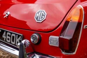 Image 16/39 de MG MGB GT (1972)