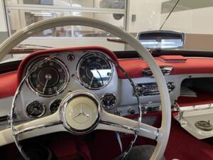 Image 8/54 of Mercedes-Benz 190 SL (1957)