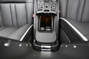 Image 43/50 of Rolls-Royce Phantom VII (2016)