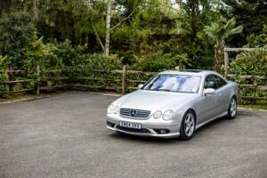 Image 24/36 of Mercedes-Benz CL 500 (2004)