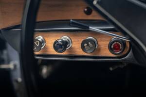 Image 13/23 of Volvo 1800 E (1971)