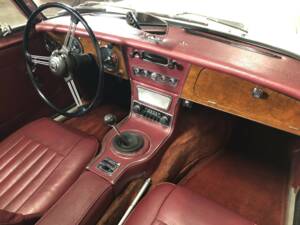 Image 17/24 of Austin-Healey 3000 Mk III (BJ8) (1965)