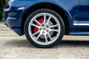 Image 15/25 of Porsche Cayenne Turbo (2008)