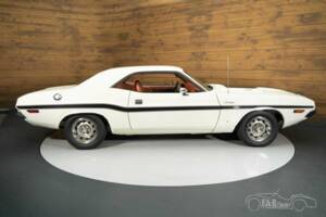 Bild 13/19 von Dodge Challenger R/T (1970)