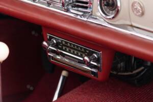 Image 44/50 of Mercedes-Benz 300 SL Roadster (1961)