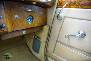 Image 14/46 of Bentley R-Type (1953)