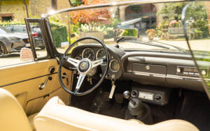 Image 43/77 of Alfa Romeo 2600 Spider (1963)