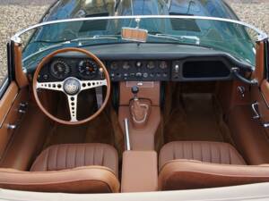 Image 26/50 de Jaguar Type E 4.2 (1967)