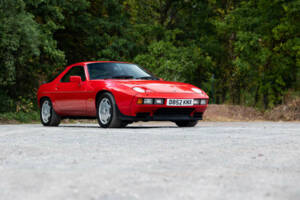 Image 20/50 of Porsche 928 S (1986)
