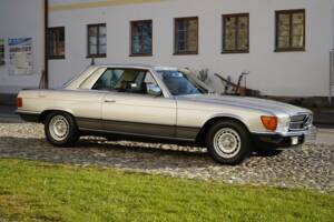 Image 3/27 of Mercedes-Benz 500 SLC (1980)