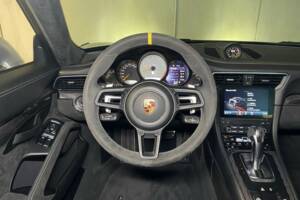 Imagen 3/12 de Porsche 911 GT2 RS (2018)