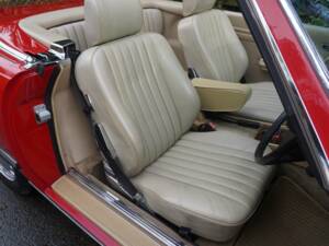 Image 14/22 of Mercedes-Benz 500 SL (1988)