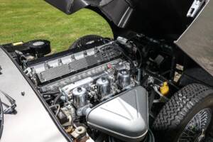 Imagen 11/30 de Jaguar E-Type (2+2) (1970)
