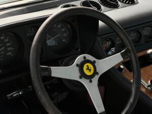 Bild 12/54 von Ferrari 365 GT4 2+2 (1975)