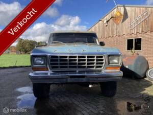 Image 3/44 of Ford F-250 (1978)