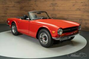 Image 1/6 de Triumph TR 6 (1972)