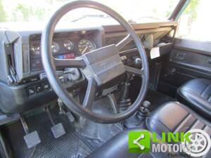 Imagen 2/10 de Land Rover Defender 110 Turbo Diesel (1987)