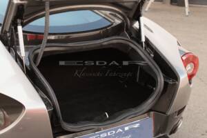 Immagine 16/32 di Aston Martin V12 Zagato (2013)