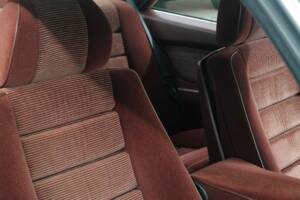 Bild 30/50 von Mercedes-Benz 560 SEC (1986)