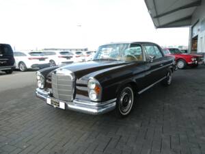 Image 3/21 of Mercedes-Benz 280 SE (1969)