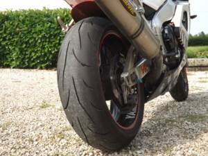 Image 30/50 of Yamaha YZF 1000 R1 (1998)