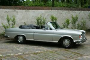 Afbeelding 3/25 van Mercedes-Benz 280 SE 3,5 (1971)