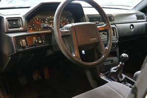 Image 18/34 of Volvo 940 2.3i (1991)