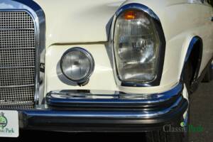 Image 42/50 of Mercedes-Benz 250 SE (1966)