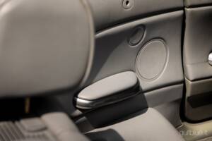 Image 55/56 of BMW 323Ci (2000)