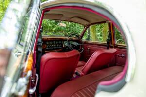 Image 36/50 de Jaguar Mk II 2.4 (1967)