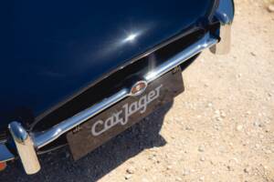 Image 21/50 de Jaguar E-Type (1969)