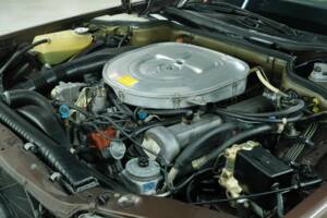 Bild 25/50 von Mercedes-Benz 380 SE (1984)