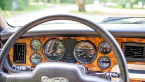 Image 30/42 of Daimler Double Six (1989)
