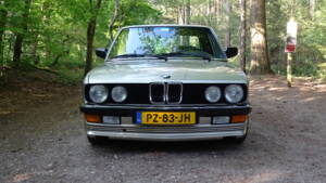 Image 7/41 de BMW 528i (1986)