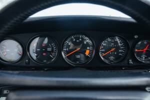Bild 24/29 von Porsche 911 Carrera 3.2 (1989)