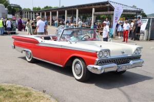 Image 5/31 de Ford Fairlane Skyliner (1959)