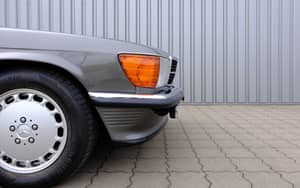 Image 10/96 of Mercedes-Benz 560 SL (1987)