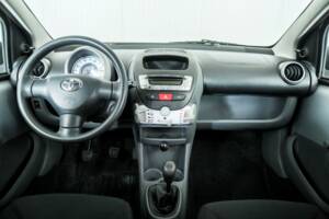 Image 7/48 of Toyota Aygo (2010)