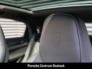 Imagen 10/34 de Porsche Cayenne Coupé E-Hybrid (2026)