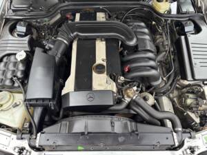 Image 20/28 of Mercedes-Benz SL 320 (1995)