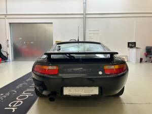 Image 7/63 of Porsche 928 GT (1989)